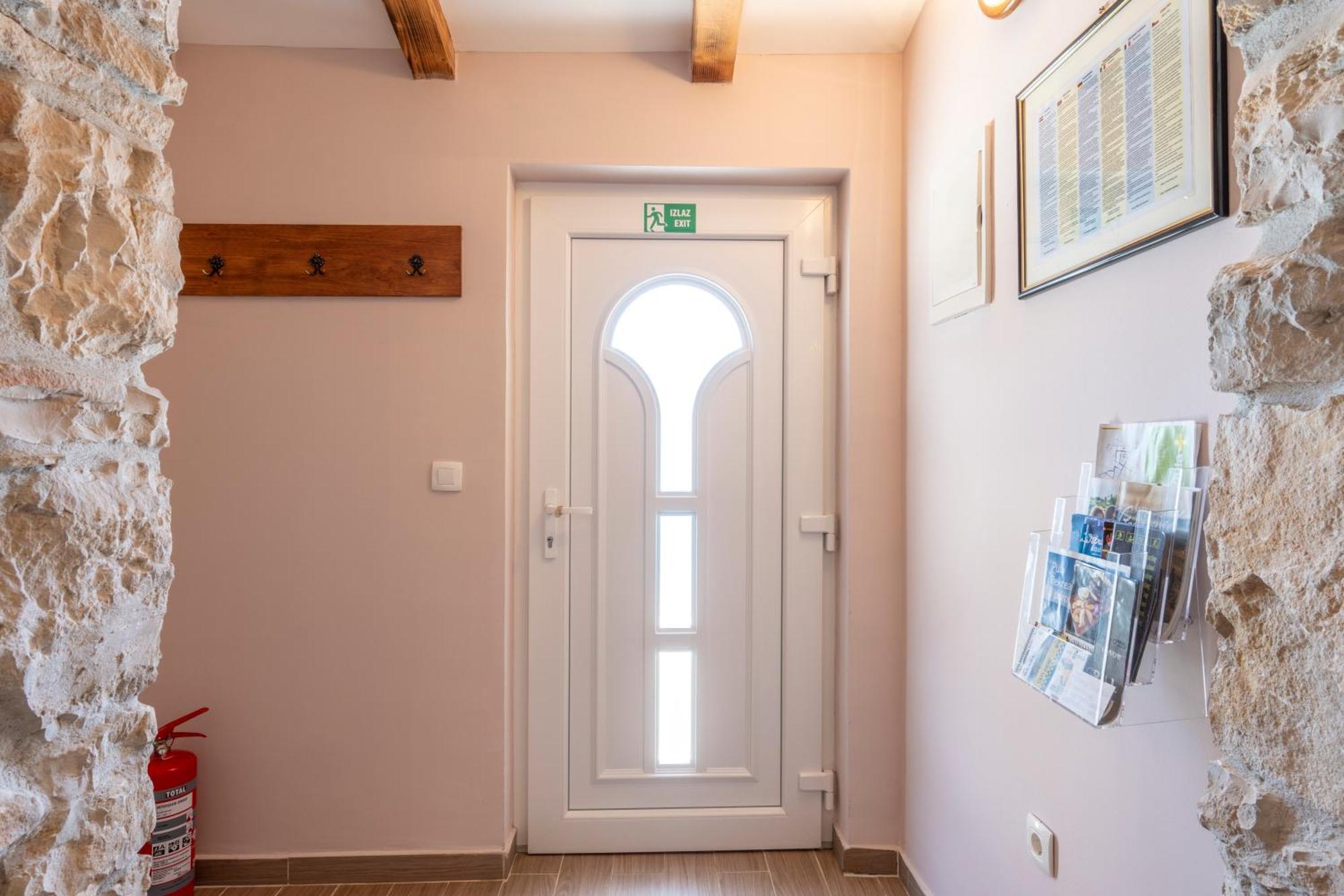 Apartment Anitea Pula Exterior photo